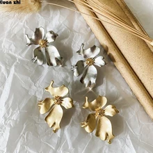 HUANZHI новые винтажные серебряные золотые металлические трехмерные серьги-гвоздики с разбитым цветком для женщин и девушек вечерние ювелирные изделия
