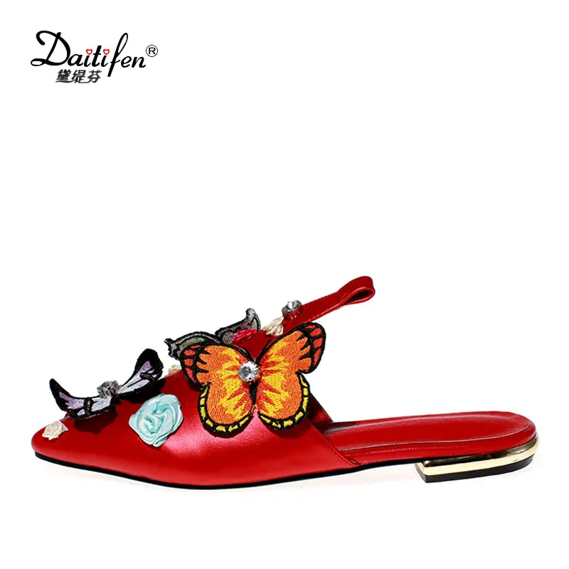 

2017 Daitifen Sheepskin Low Heels Party Women Sandals Retro Flower Design Woman Cross Strap butterfly pointed toe Wedding Sandal