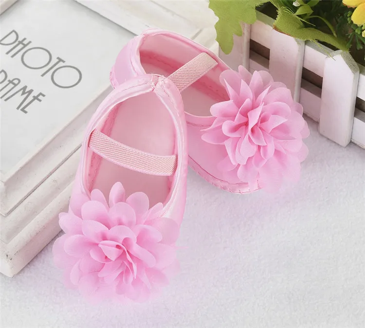 Обувь для маленьких девочек; обувь для первых шагов; кружевная Цветочная детская обувь принцессы для новорожденных; вечерние туфли для маленьких девочек