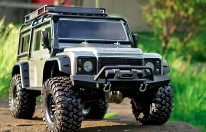 

1/10 Scale Off Road Cralwer Truck Defender D110 Rover Land araxxas TRX4 RTR Remote controller Cars