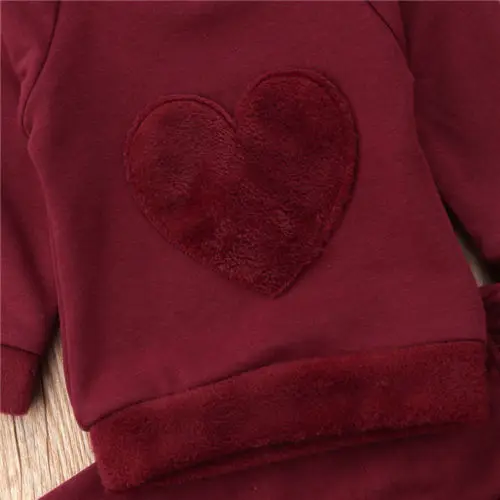 Коллекция года, новые Брендовые однотонные красные комплекты одежды для маленьких девочек на осень и зиму комплект из 2 предметов, облегающие толствоки с длинными рукавами и капюшоном и сердечками+ штаны