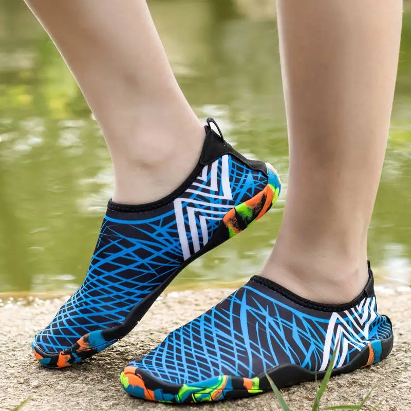 

Stripes Printed Lovers Summer Outdoor Beach Shoes Woman Men Slip On Walking Water Sneakers Breathable Barefoot Aqua Shoe