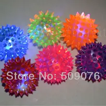 Партия из 2 предметов 7.5 см 6 видов цветов Резина привели мяч Мигающий Спайк мяч Радуга многоцветный свет мигает массаж партия