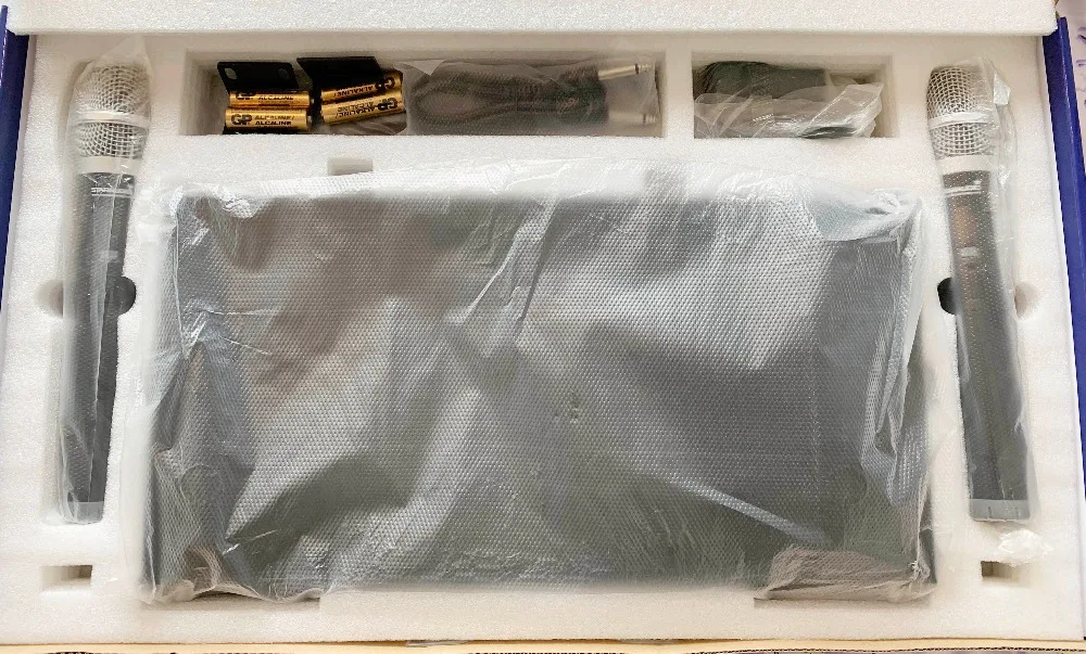 packing of 2ch uhf wireless stage handheld mic system