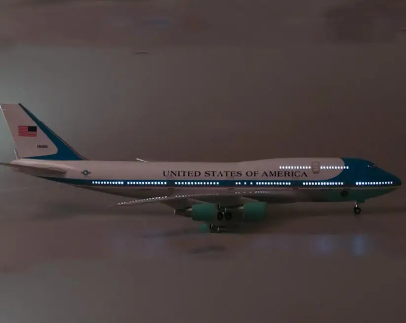 

1:150 Scale 47cm Air Force One Airplane Model Toys Boeing 747 Aircraft Model With Light And Wheel Diecast Plastic Alloy Plane