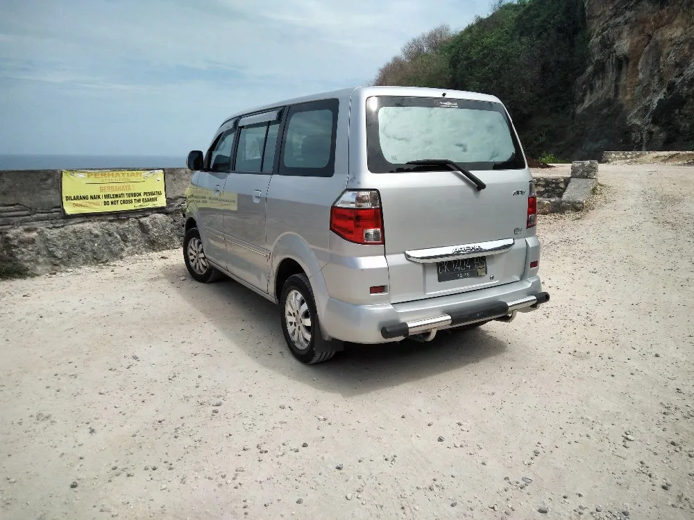Suzuki_APV_Arena_GX_(rear),_Pandawa_Beach 