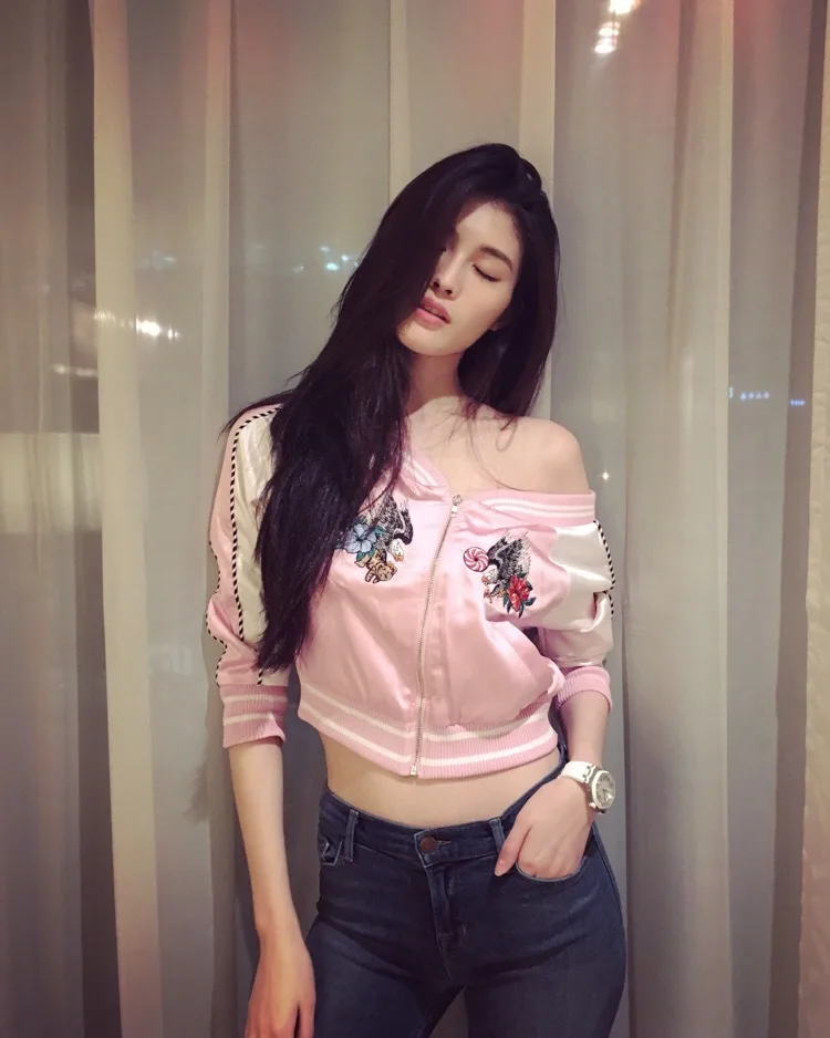 

The Same Embroidery Flower Jinlong Baseball Suit Short Jacket Women 2019 Spring New Jacket Thin Women Coats and Jackets
