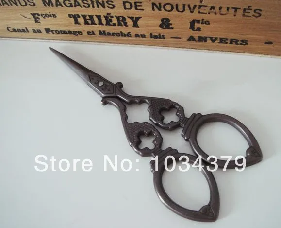 

1 Pc Vintage Style Antique Design Embroidery Sewing Scissors