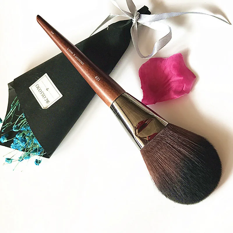 

European vintage wood handle Flat Large Painting Cosmetic Powder Eye Shadow Foundation Blush Blending Beauty Make Up Brush 1 pcs