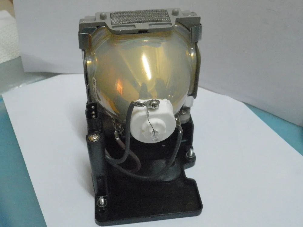 

VLT-XL6600LP XL6600LP Projector bare Lamp For Mitsubishi FL6900U FL7000 FL7000u HD8000 WL6700U XL6500LU XL6500U XL6600LU XL6600U