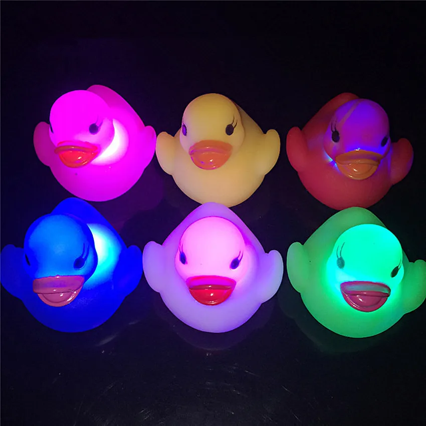 4 шт. Rubber Duck Ванна проблесковый маячок игрушка авто Цвет Изменение Детские Ванная комната игрушки воды плавательный игрушка Мульти Цвет