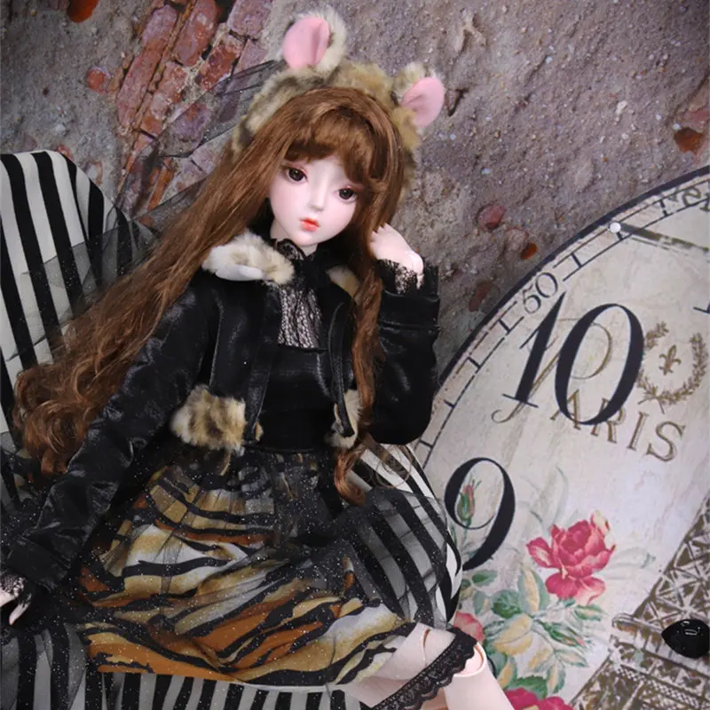 

DBS 1/3 BJD Blyth doll Name by Amber mechanical joint Body With makeup,Including hair,eyes,clothes 62cm height girls,SD