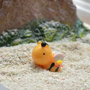 

Free Shipping Resin bees . Mini animal model design diy material. Meaty plant Micro landscape decoration scenery