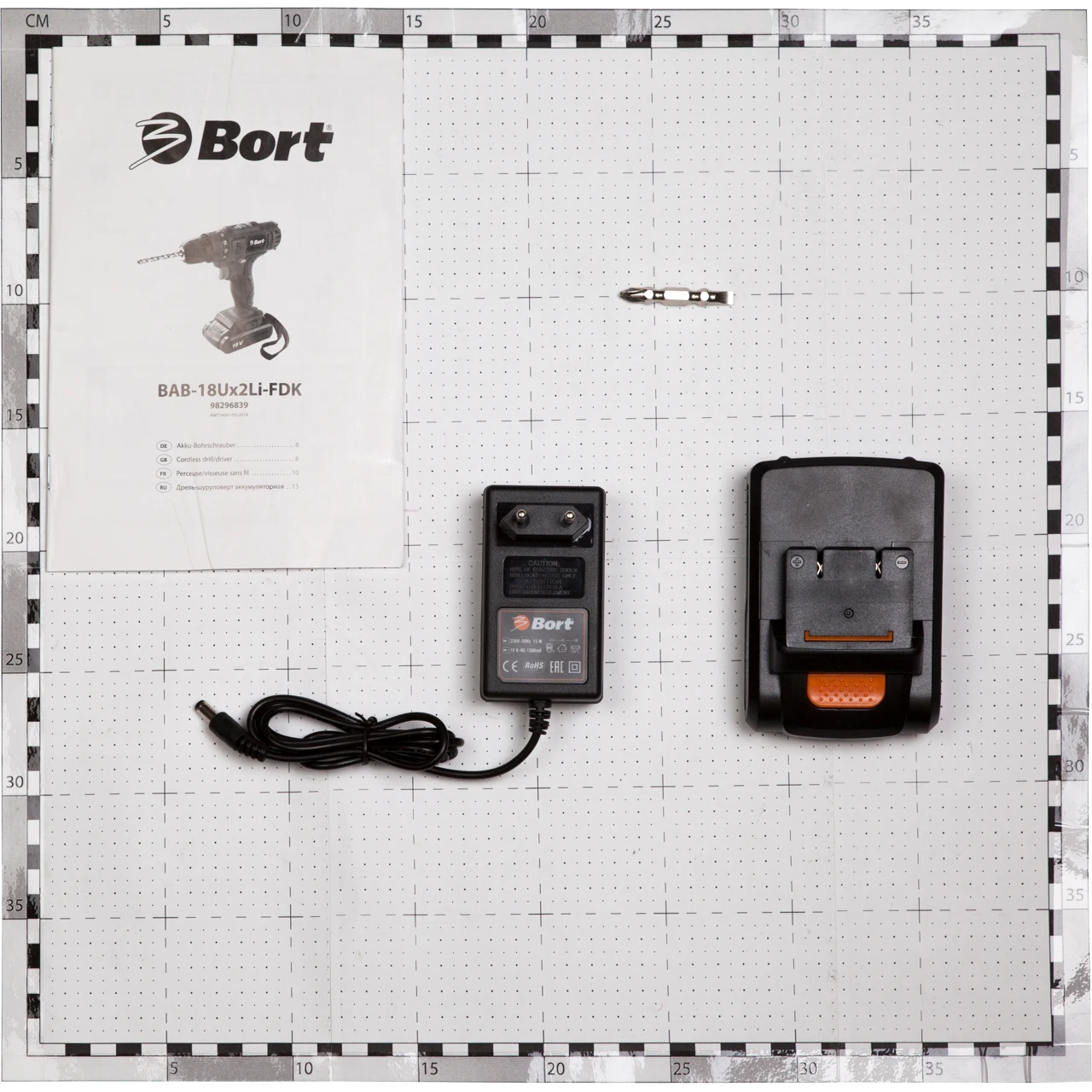 Дрель-шуруповерт аккумуляторная Bort BAB-18Ux2Li-FDK (напряжение 18 В, 2 скорости, 2 аккумулятора, Li-Ion батарея, сумка)