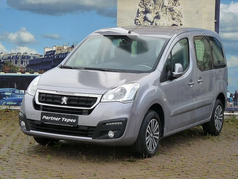 EeMrke автомобильный Стайлинг для peugeot Partner Citroen Berlingo 2 в 1 Многофункциональный светодиодный Противотуманные фары DRL с объективом дневные ходовые огни