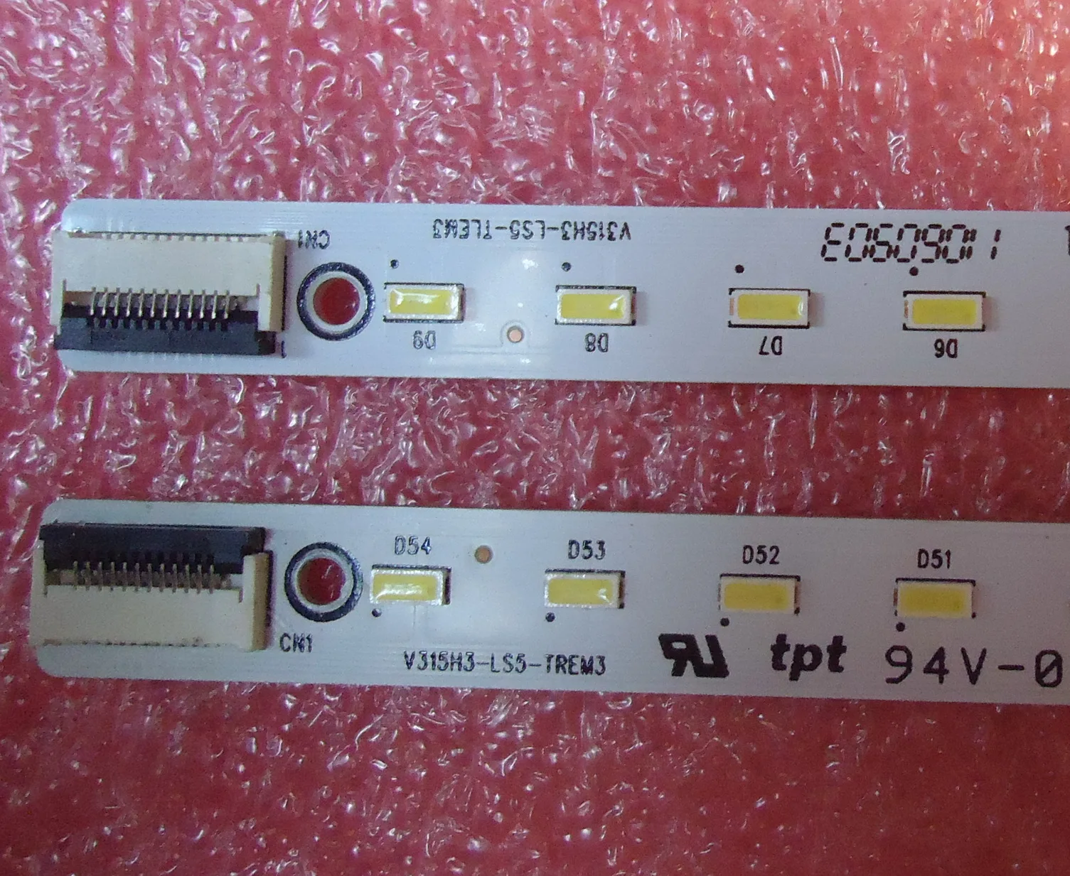 

V315H3-LS5-TREM3  V315H3-LS5-TLEM3 Article lamp  064905N31A23E02 1piece=54LED 403MM