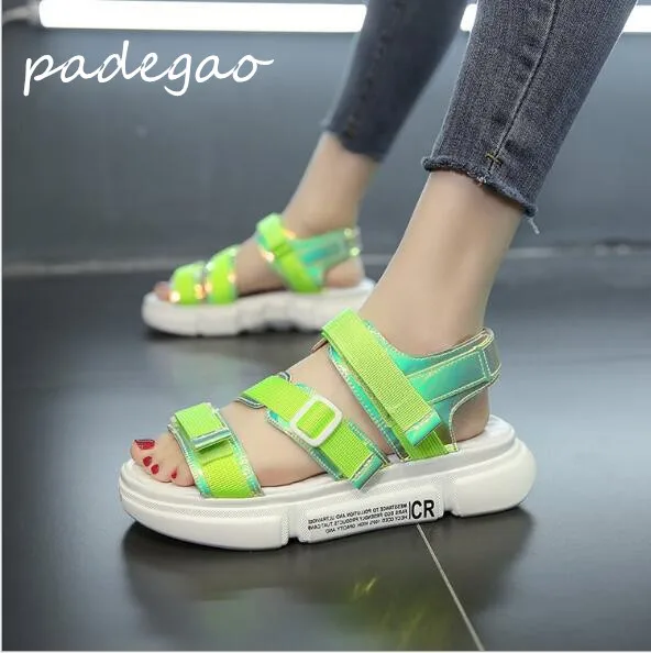 

Sandals female sponge cake thick bottom INS 2019 summer new color matching laser fashion open toe casual shoes A140