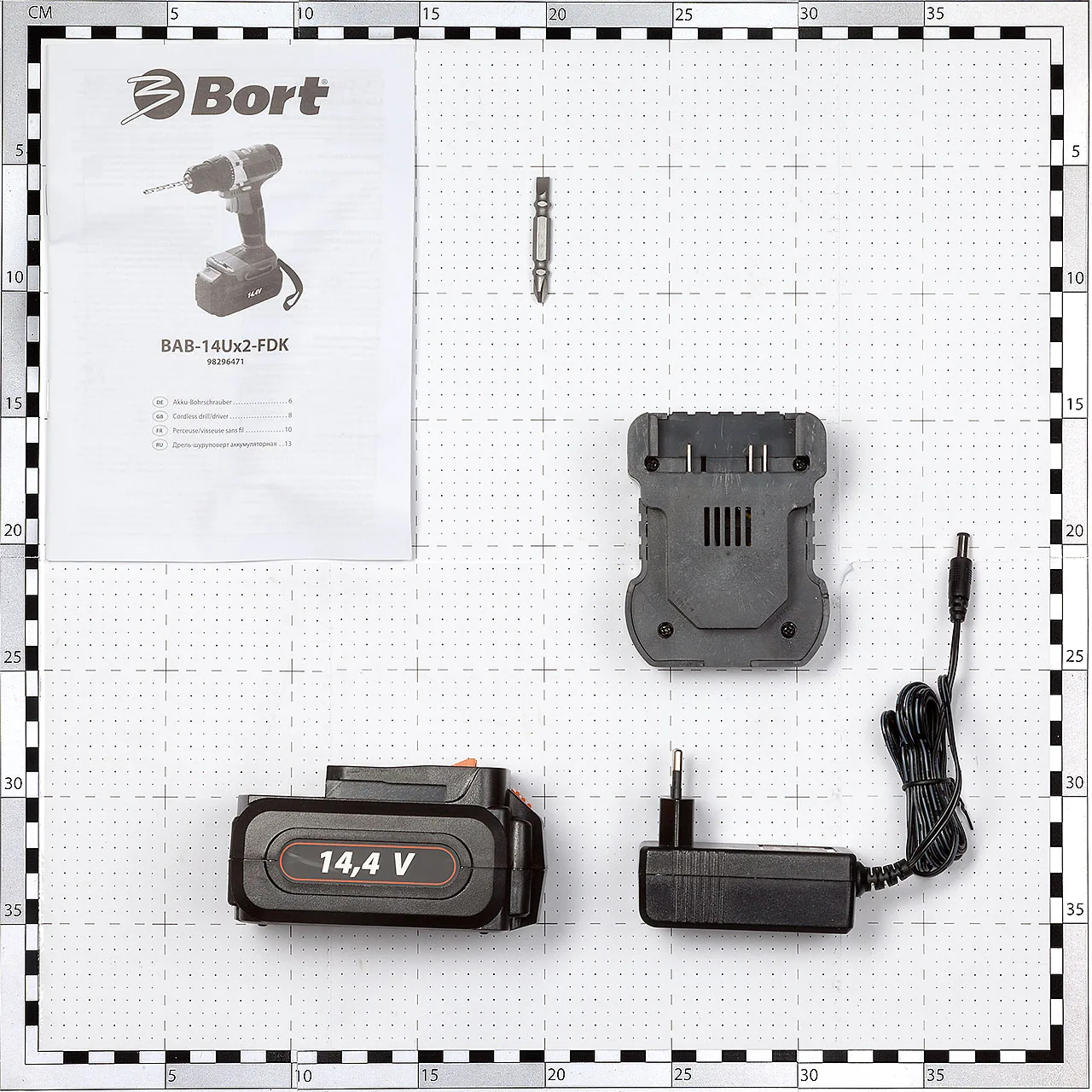 Дрель-шуруповерт аккумуляторная Bort BAB-14Ux2-FDK (Ni-Cd аккумулятор 14.4 В, 1300 об/мин холостого хода, подсветка рабочей зоны, реверс, быстрозажимной патрон, максимальный крутящий момент 30 Нм)