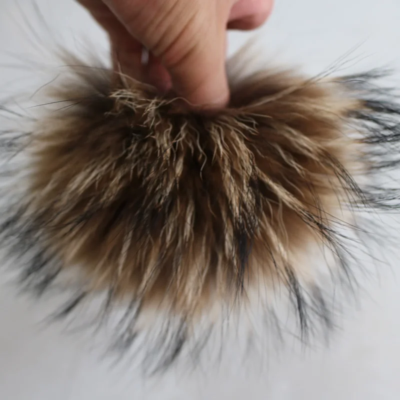 Рисунок 3 - Зимние шапочки 15 см с помпоном