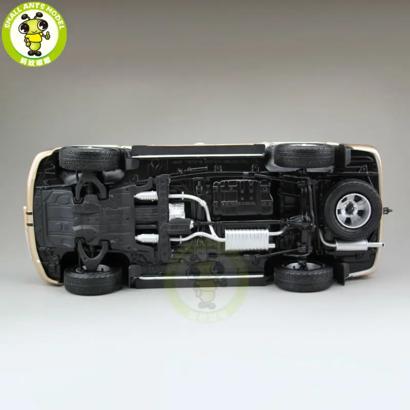 1/18 Toyota Land Cruiser LC100 литая под давлением модель автомобиля SUV игрушки для подарков коллекционирование, хобби белый