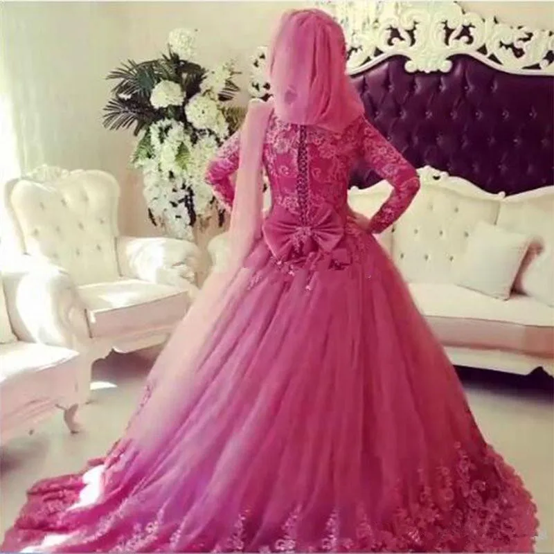 arabic-muslim-wedding-dress-2017-turkish-gelinlik-lace-applique-ball-gown-islamic-bridal-dresses-hijab-long-sleeve-wedding-gowns (2)_