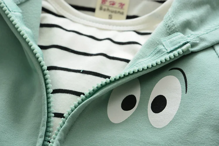 4407398264_123563804