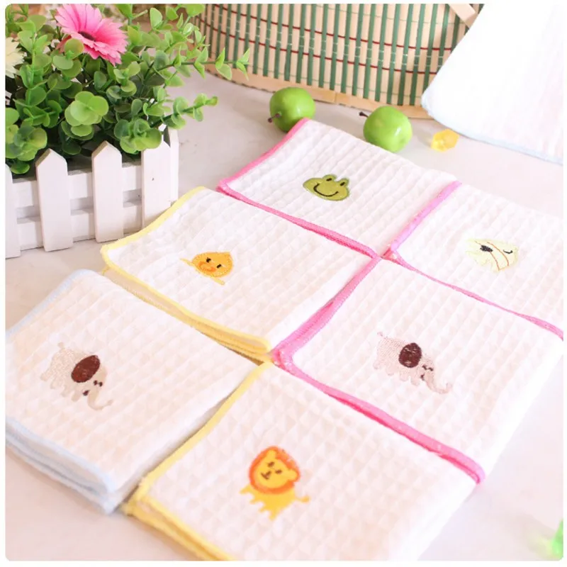 

1PC Baby's Towel Cartoon Animals Head Embroidery Honeycomb Square Waffle Small Handkerchief Infant Cotton Saliva Towel Washcloth