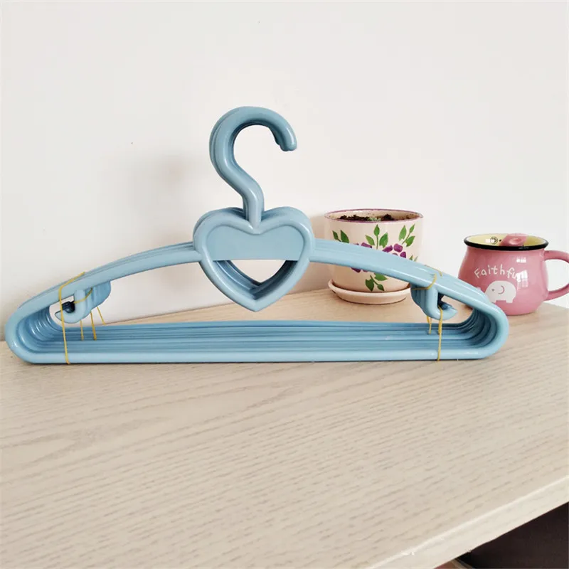 40 cm Love Heart Coat Hanger Wide Shoulder Non-slip Plastic Clothes Hangers Durable Wet Dry Clothing Hanger Space Saving Hanger 40 cm Love Heart Coat Hanger Wide Shoulder Non-slip Plastic Clothes Hangers Durable Wet Dry Clothing Hanger Space Saving Hanger