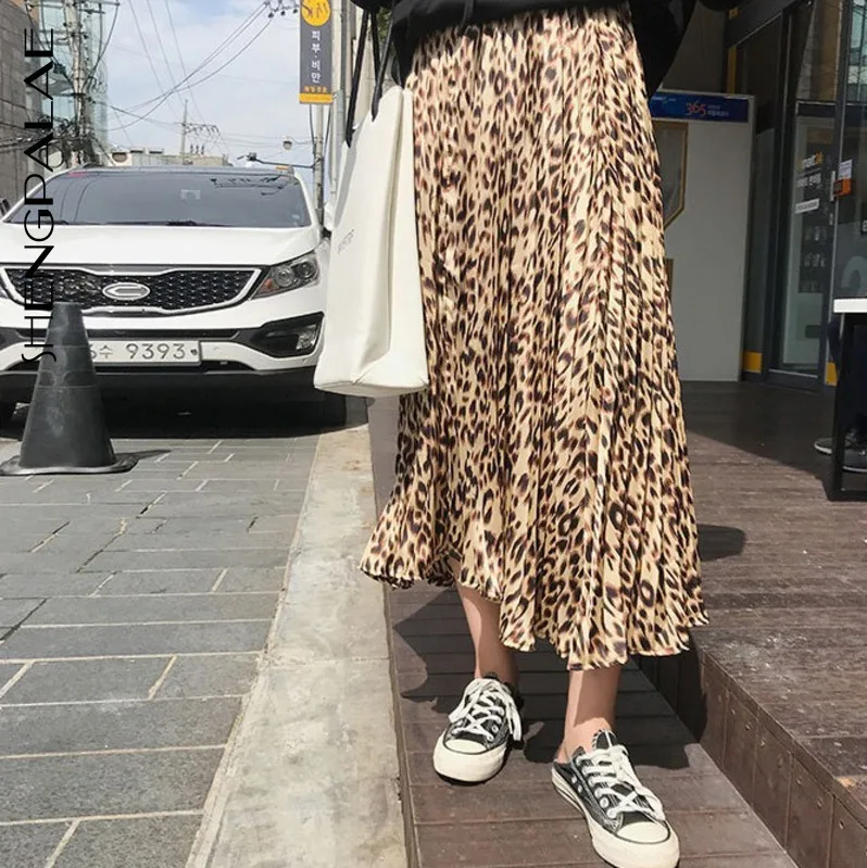 

SHENGPALAE New 2019 Autumn European Style Women Knee-length Print With Leopard Personality Pleated Natural Skirt Tide FQ899