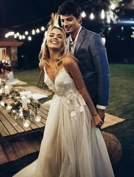 

Romantic Bohemian Boho Spaghetti Straps Wedding Dresses Garden Spring Backless Appliques Bride Dress Arabic Bridal Wedding Gowns