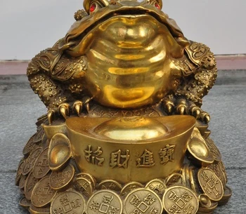 

chinese folk brass wealth yuanbao money coin ingot gold toad bufo spittor statue