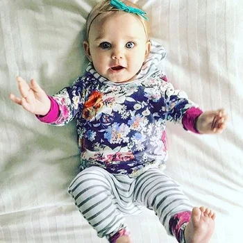 

KIDS TALES 2017 new Explosive children's clothing small floral print long-sleeved hooded T-shirt + trousers baby two-piece