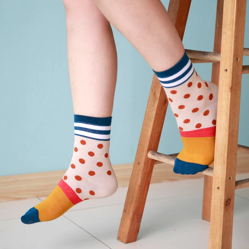 

Winter Autumn New Fashion Women Socks Red Points Colorful Women In Tube Sock EUR35-40
