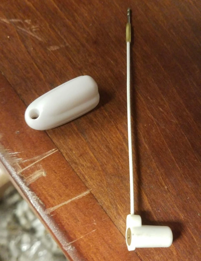 

HOUZE, small jewelry tag 8.2mhz with 4 inch lanyard