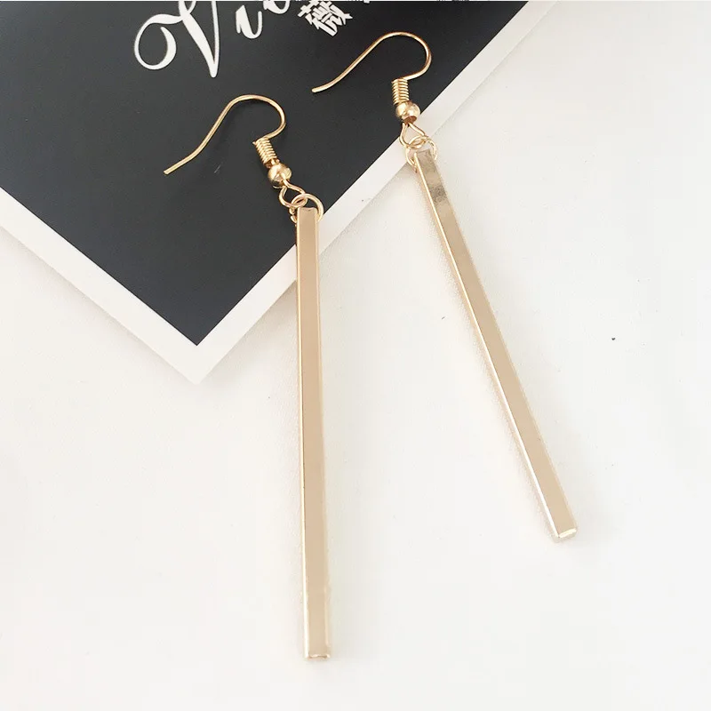 

New Korean version of gold and silver rectangular pendant female Europe and the United States curved hook earrings wholesale