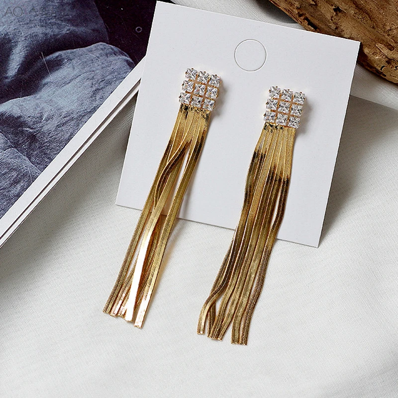 

AOMU 2019 Luxury Shiny Crystal Rhinestone Geometric Long Golden Metal Long Tassel Earrings for Women Fashion Party Accessories