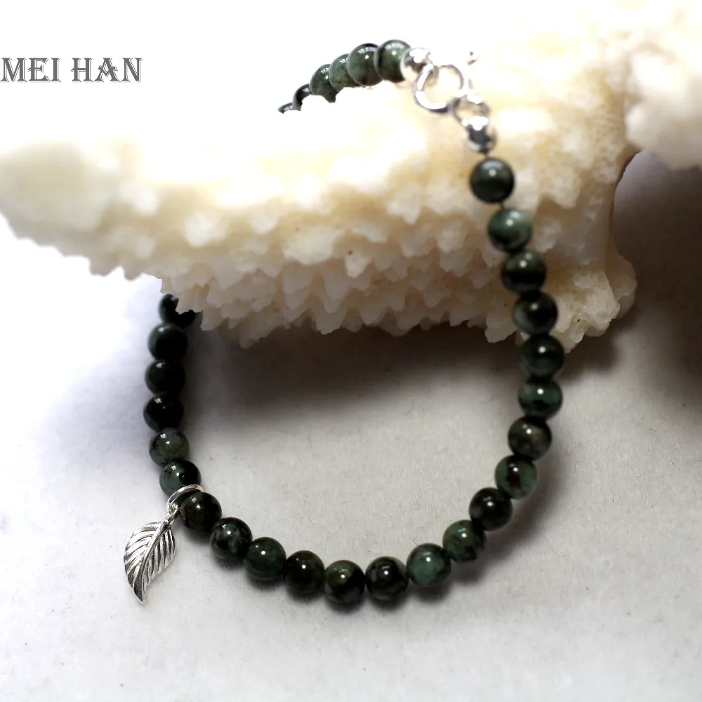 

Nice bracelet made from 4.5-5mm natural African emeraldd & 925 silver fitting