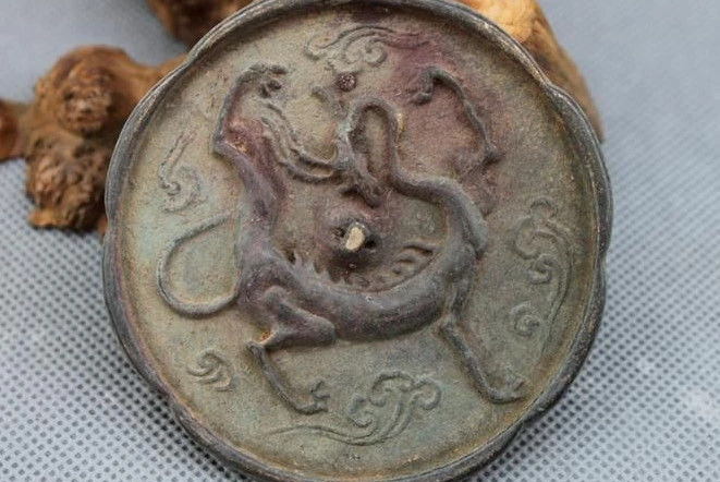 

75MM Chinese old Bronze Carving Flight Dragon Beast Palace Round Mirror Statue