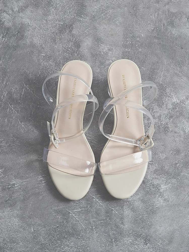 

Sandals female fairy wind 2019 summer new wild students in the thick with transparent word buckle with crystal high heels