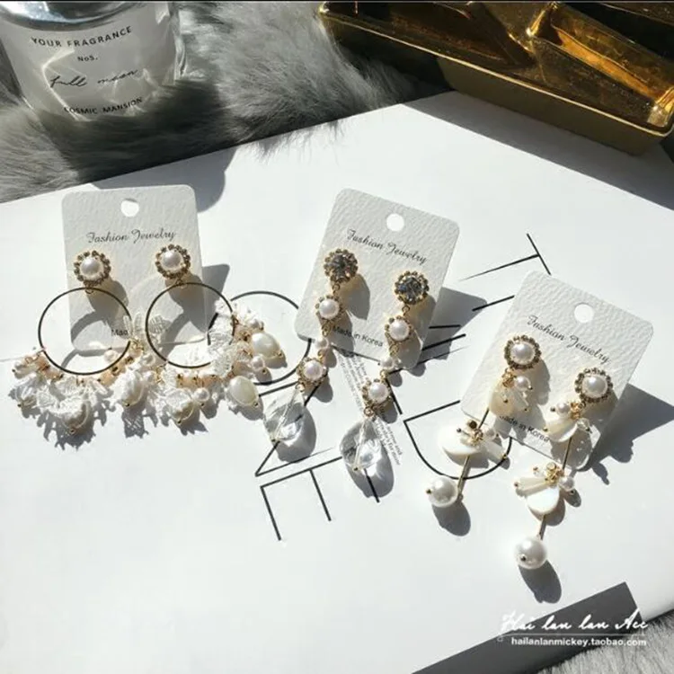 

Vintage Simulated-pearl Women Dangle Earrings Korea Pearl Hollow Lace Sweet Long Earrings Fashion Earrings For Women Statement