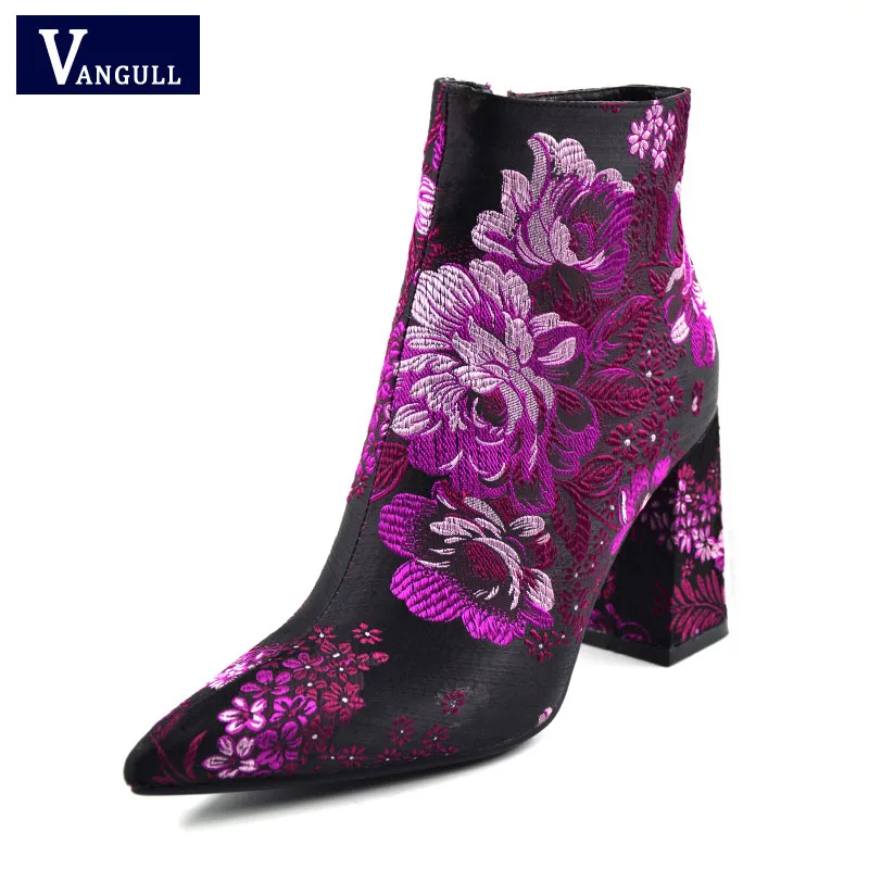 Ботинки с вышивкой; Новинка года; женские ботильоны для женщин; сезон весна-осень; женская обувь на высоком каблуке в стиле ретро; осенние женские высокие сапоги с цветочным принтом - Цвет: Черный