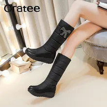 Новые модные зимние сапоги до середины икры со стразами на танкетке и Высоком толстом меху внутри женские сапоги для девушек, большие размеры