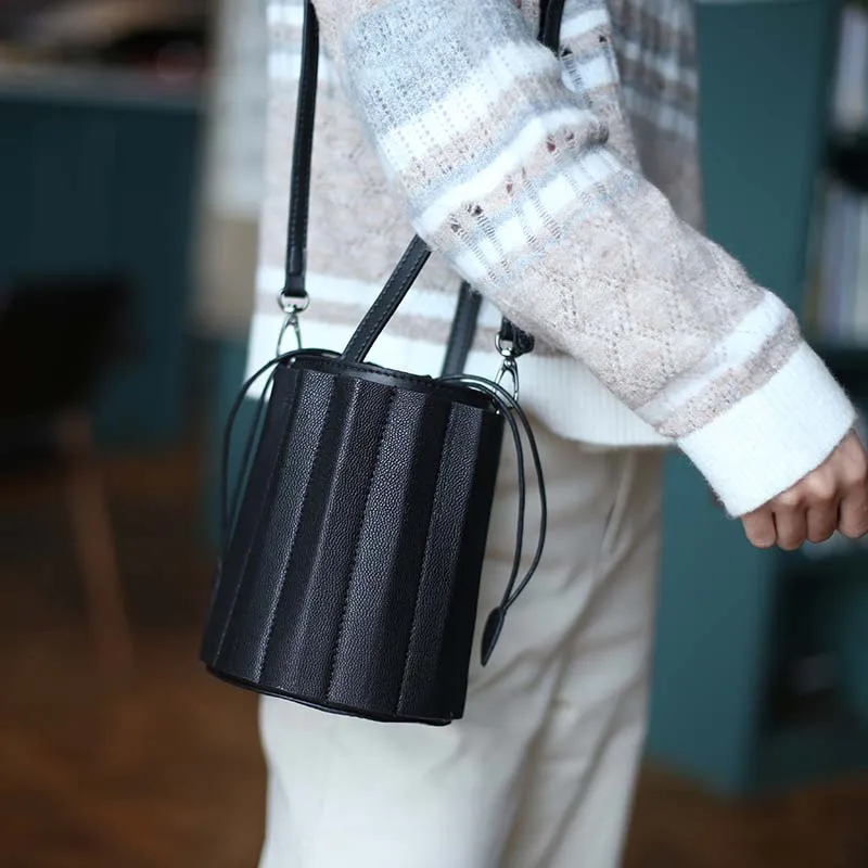 New original handmade leather handbags pleated sheepskin literary simple crossbody shoulder bag