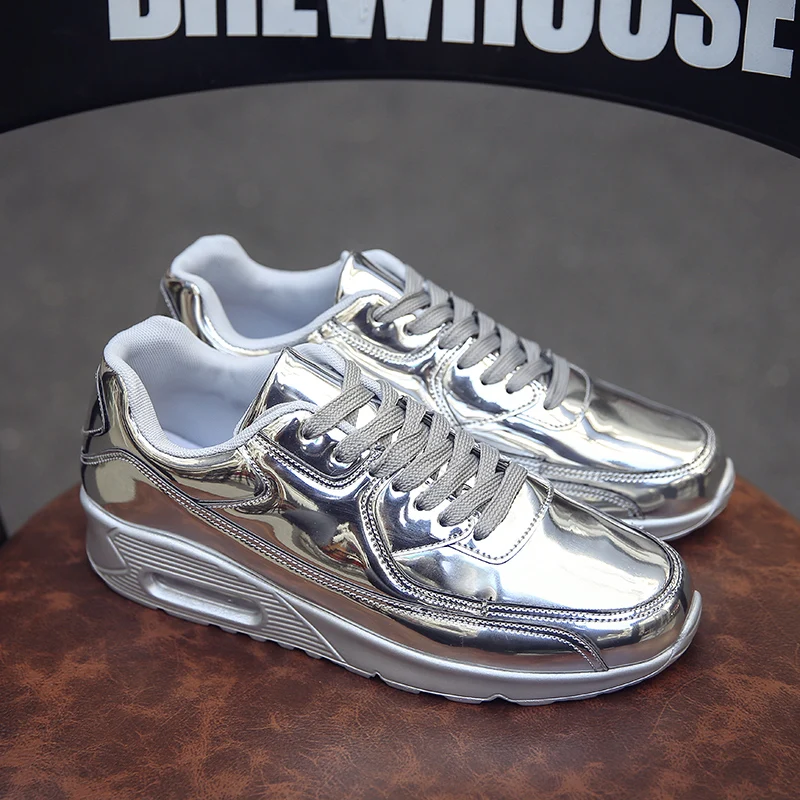 النمط البريطاني الذكور أحذية تزلج 2018 الاتجاه الرجال لاعب التزلج الأحذية وسادة هوائية رياضية أحذية رياضية لامعة الذهب الفضة