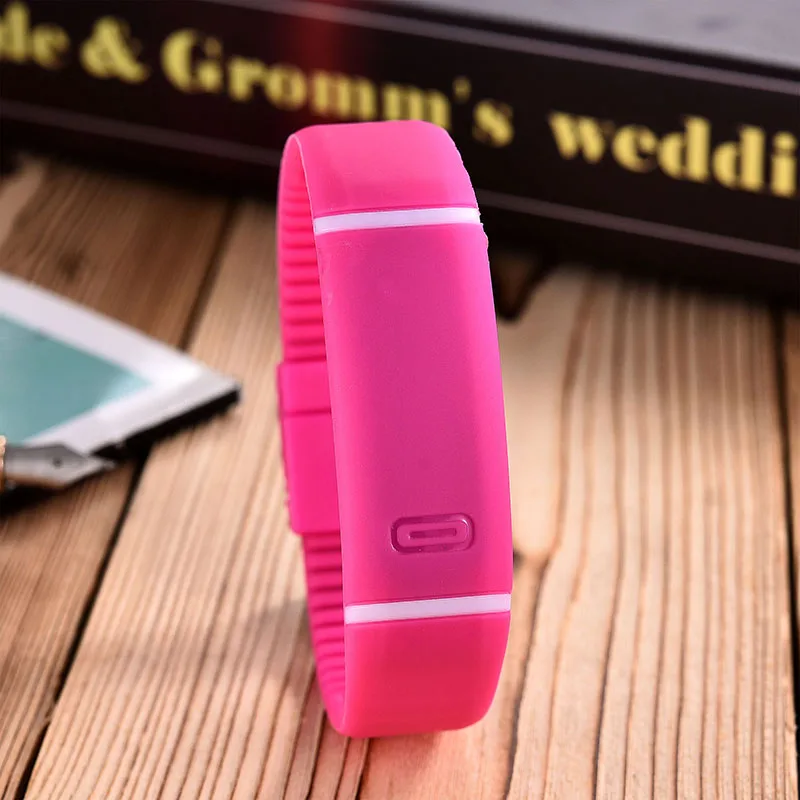 New Sports Bracelet LED Watch 2019 Sport Watch Fashion Digital Watch Date Time Women Wristwatch Waterproof Colorful Rubber Band