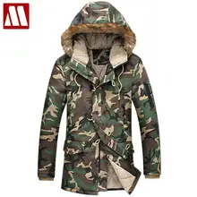 Модная Камуфляжная парка, Мужская военная одежда средней длины, Утепленная зимняя куртка с хлопковой подкладкой, мужская куртка с меховым капюшоном F015