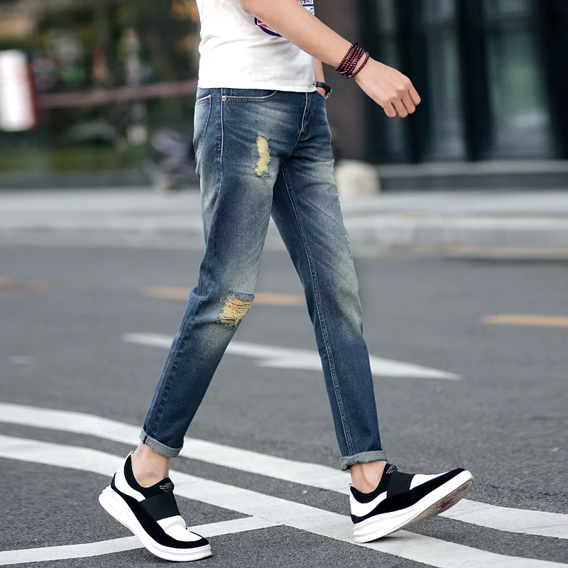 Nuevo Verano 2017 Para Hombre Jeans de Tobillo-Longitud Pantalones de Mezclilla Para Niños Remache Diseño Inconformista de Corea Slim Fit Jeans hombres N-ZK006