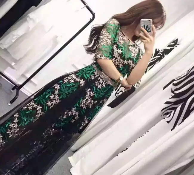 

High Quality Hot Sale Sexy 2019 Spring New Arrival Round Collar Flower Embroidery Short Sleeve Woman Gauze Long Dress
