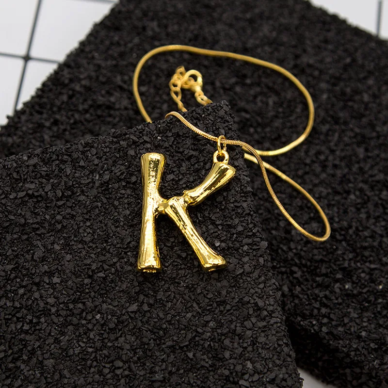Оригинальное ожерелье с буквами для женщин, подвеска с большими буквами и ожерелье золотого цвета, Длинная женская Цепочка-ожерелье в стиле бохо, 24 алфавита, ювелирное изделие - Окраска металла: K