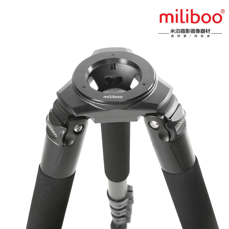 

Professional camera news tripod portable can be matched with a cloud platform cd50